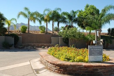 Santan Lakeside Entrance 1