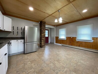 156 Autumn St, Rochester, NH 03868 - photo 2