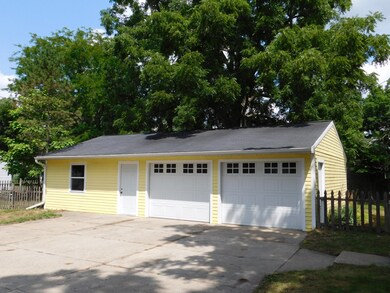 923 N Hudson St, Lowell, MI 49331 - photo 5