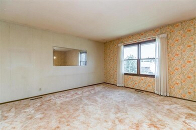 4801 Montclair Dr NW, Cedar Rapids, IA 52405 - photo 6