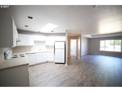 801 S Willamette St, Newberg, OR 97132 - photo 7