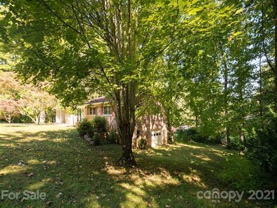 527 Overhill Dr, Hendersonville, NC 28792 - photo 5