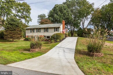 7833 Belgaro Rd, Laurel, MD 20723 - photo 2