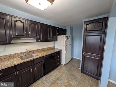 1111 Circle Dr, Halethorpe, MD 21227 - photo 7