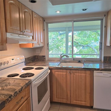 9070 Lime Bay Blvd unit 301, Tamarac, FL 33321 - photo 4