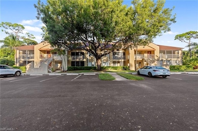 3170 Seasons Way unit 814, Estero, FL 33928 - photo 4