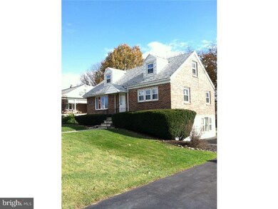 928 Whitner Rd, Reading, PA 19605 - photo 2