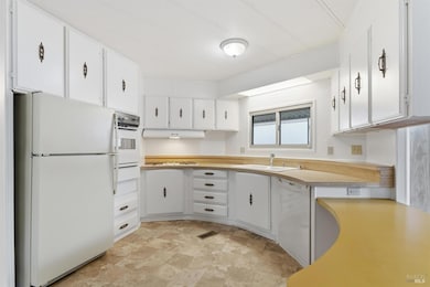 72 Michael Dr, Petaluma, CA 94954 - photo 6