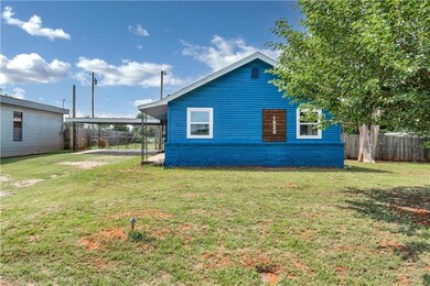 1520 E 3rd St, Elk City, OK 73644 - photo 2