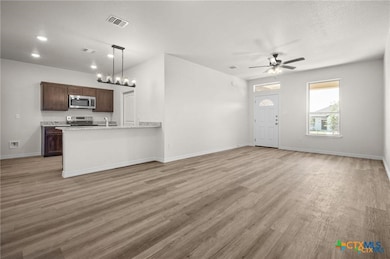 126 Leon Ln unit B, Copperas Cove, TX 76522 - photo 4