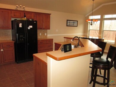 5872 Grace Ave, Tyler, TX 75707 - photo 2