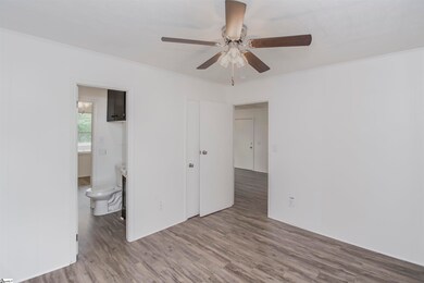 205 Adger Rd unit A, Easley, SC 29642 - photo 4