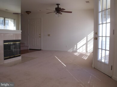 8210 Crossbrook Ct unit 201, Lorton, VA 22079 - photo 4