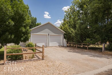 Driveway/2 Car Garage
