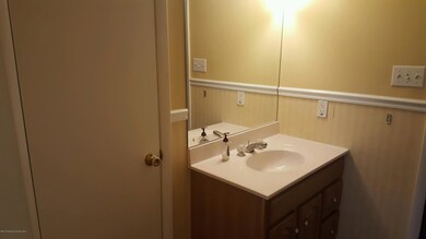 413 Oak St, Old Forge, PA 18518 - photo 5