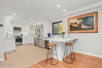 11 Lafayette Ct Unit 1b-large-012-005-01