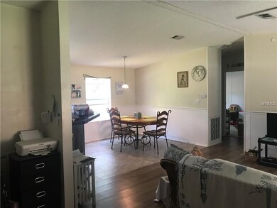 GREAT ROOM TO DINING AREA