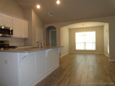 3801 N 33rd St, Broken Arrow, OK 74014 - photo 6