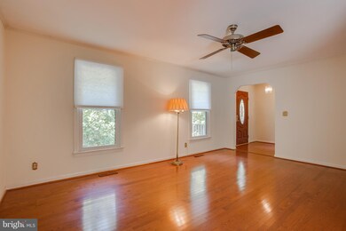 137 Oakwood Dr, Stafford, VA 22554 - photo 2