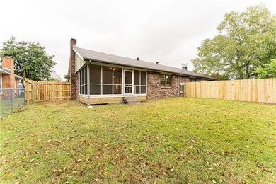 1010 W Linden St, Rogers, AR 72756 - photo 3