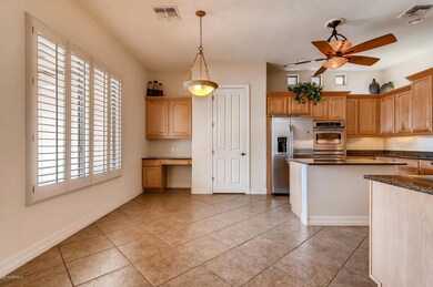1227 E Raven Gilbert AZ 85297-large-006-