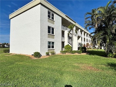 1624 Pine Valley Dr unit 115, Fort Myers, FL 33907 - photo 2