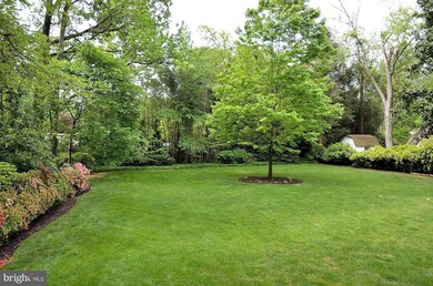 2405 Lisbon Ln, Alexandria, VA 22306 - photo 7