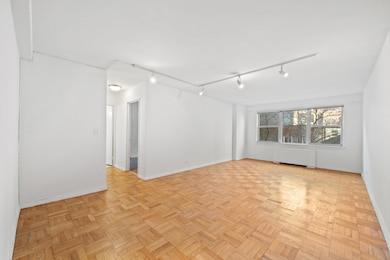 Warren House unit 6A, New York, NY 10016 - photo 4