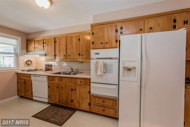 1146 Linden Ave, Halethorpe, MD 21227 - photo 6