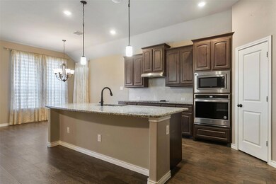 109 Colonial Dr, Joshua, TX 76058 - photo 6