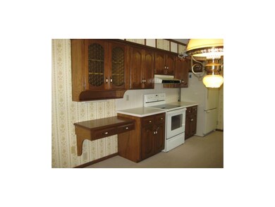 Built-in Desk in the Fully Equipped Kitchen!