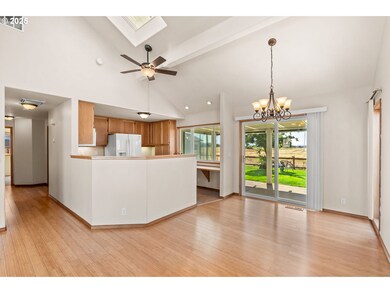 3838 Dorchester Ln, Eugene, OR 97404 - photo 4