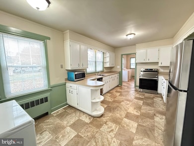 118 Saint Marys Ave, La Plata, MD 20646 - photo 5