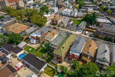 356 Lawrie St, Perth Amboy, NJ 08861 - photo 5