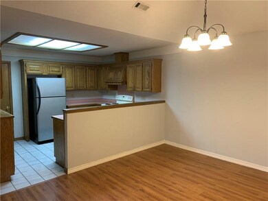 901 W Linden St, Rogers, AR 72756 - photo 4