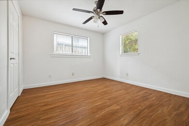 4210 Delhi St unit 1/2, Houston, TX 77022 - photo 7
