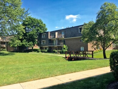 154 E Bailey Rd unit C, Naperville, IL 60565 - photo 6