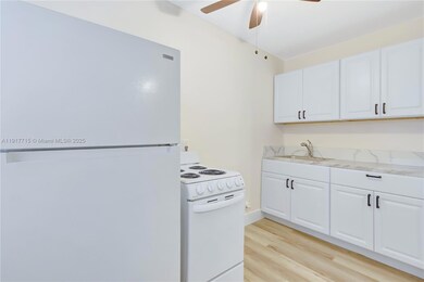 1021 SW 3rd St unit 3, Miami, FL 33130 - photo 5