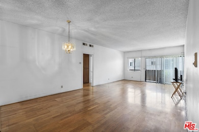 424 S Westmoreland Ave unit 210, Los Angeles, CA 90020 - photo 6