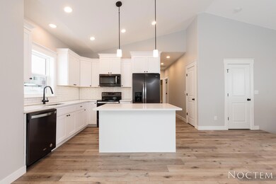 3801 Amari Loop-9