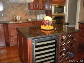 KITCHEN ISLAND & WINE STORAGE