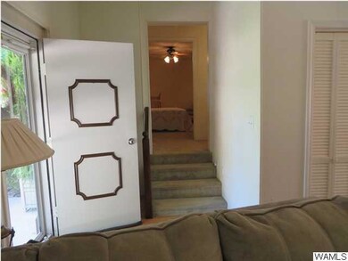 entrance/hallway to bedrooms