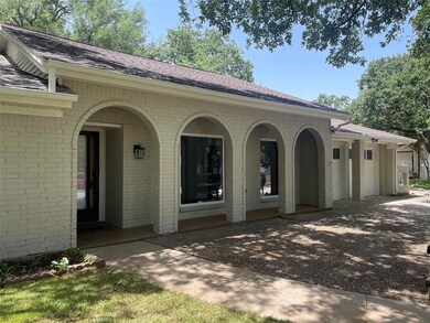 440 Billy Creek Cir, Hurst, TX 76053 - photo 3