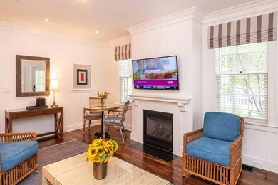 131NW20-LivingArea2-0571