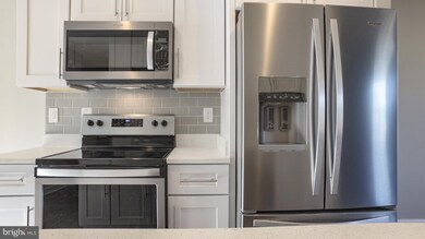 2277 Anvil Ln, Temple Hills, MD 20748 - photo 4