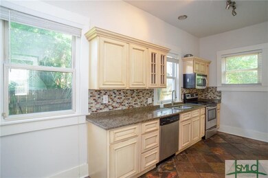 406 E 35th St, Savannah, GA 31401 - photo 7