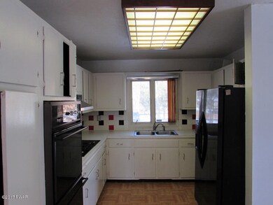 119 Highland Ln, Lords Valley, PA 18428 - photo 3