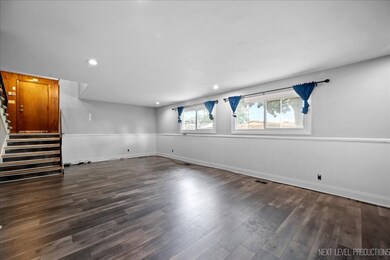 1306 W Illinois Ave, Aurora, IL 60506 - photo 7