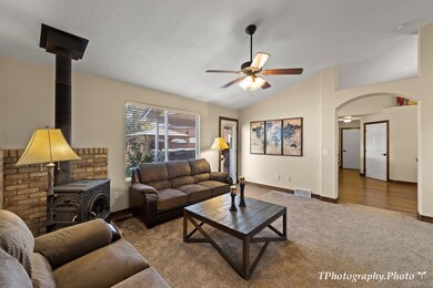 21-web-or-mls-7764 N Wagon Rd-4