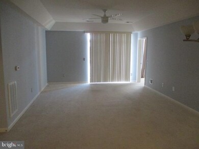 8609 Wintergreen Ct unit 208, Odenton, MD 21113 - photo 3